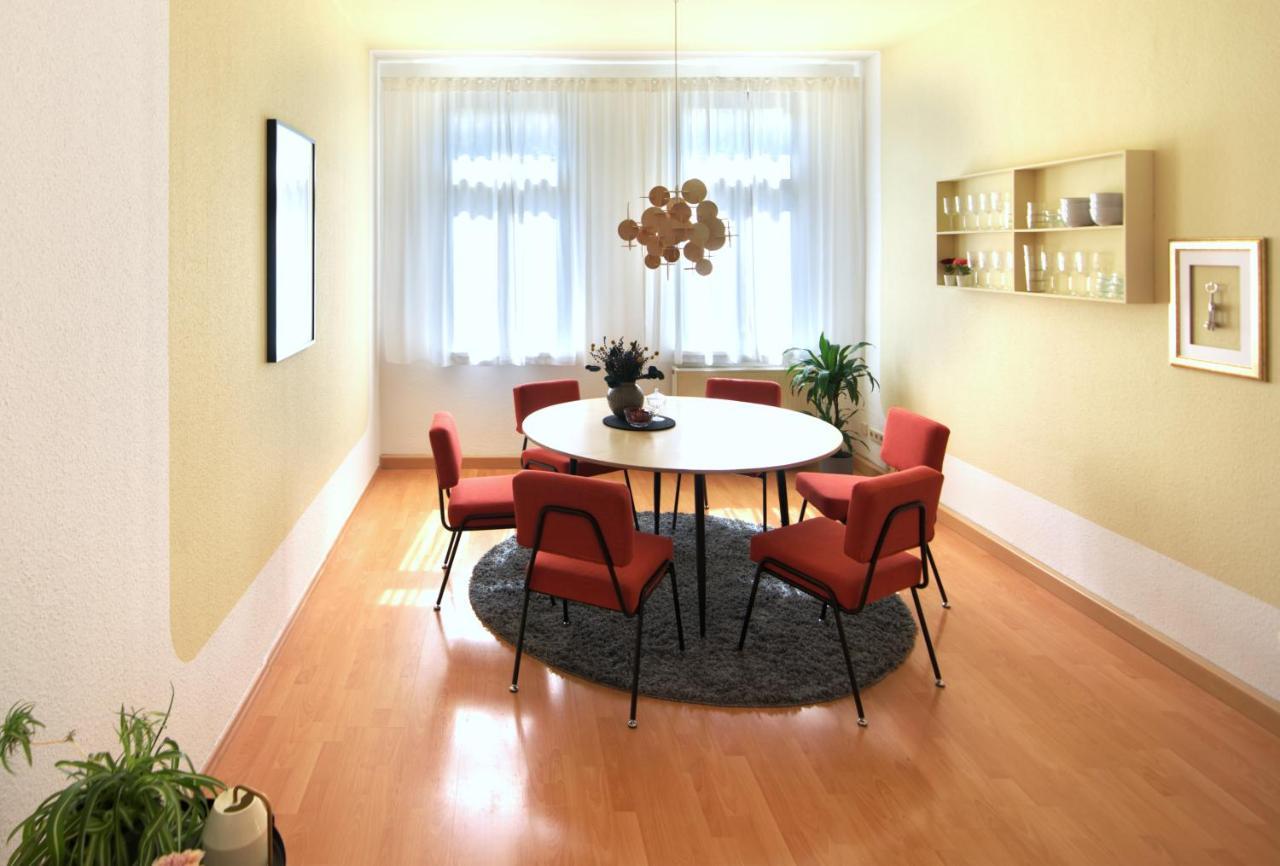 Vonbehling Boutique Apartment Mit 65Zoll Tv Und Designerstuecken Halle  Zewnętrze zdjęcie