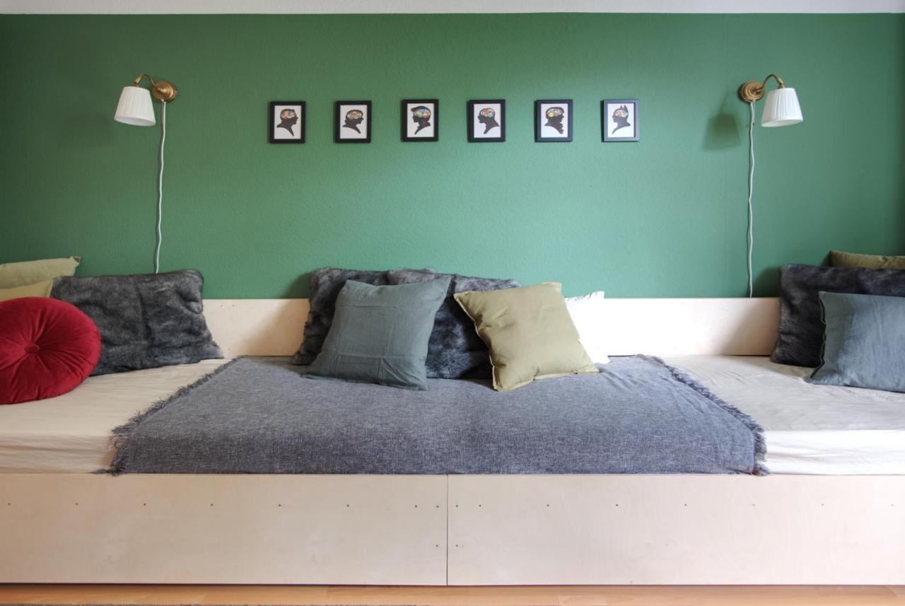 Vonbehling Boutique Apartment Mit 65Zoll Tv Und Designerstuecken Halle  Zewnętrze zdjęcie