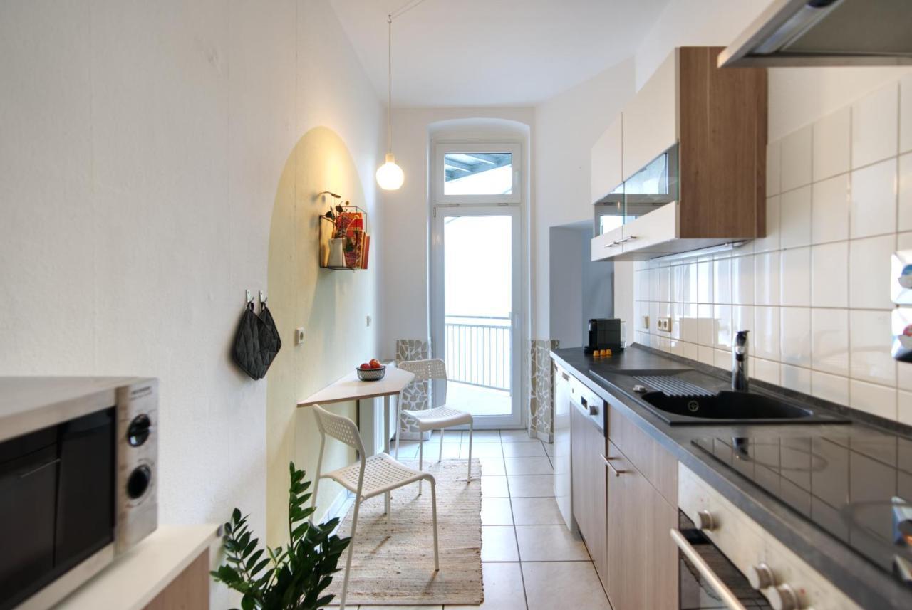 Vonbehling Boutique Apartment Mit 65Zoll Tv Und Designerstuecken Halle  Zewnętrze zdjęcie