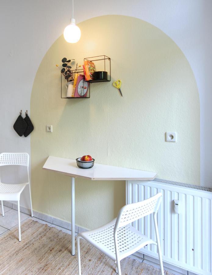 Vonbehling Boutique Apartment Mit 65Zoll Tv Und Designerstuecken Halle  Zewnętrze zdjęcie